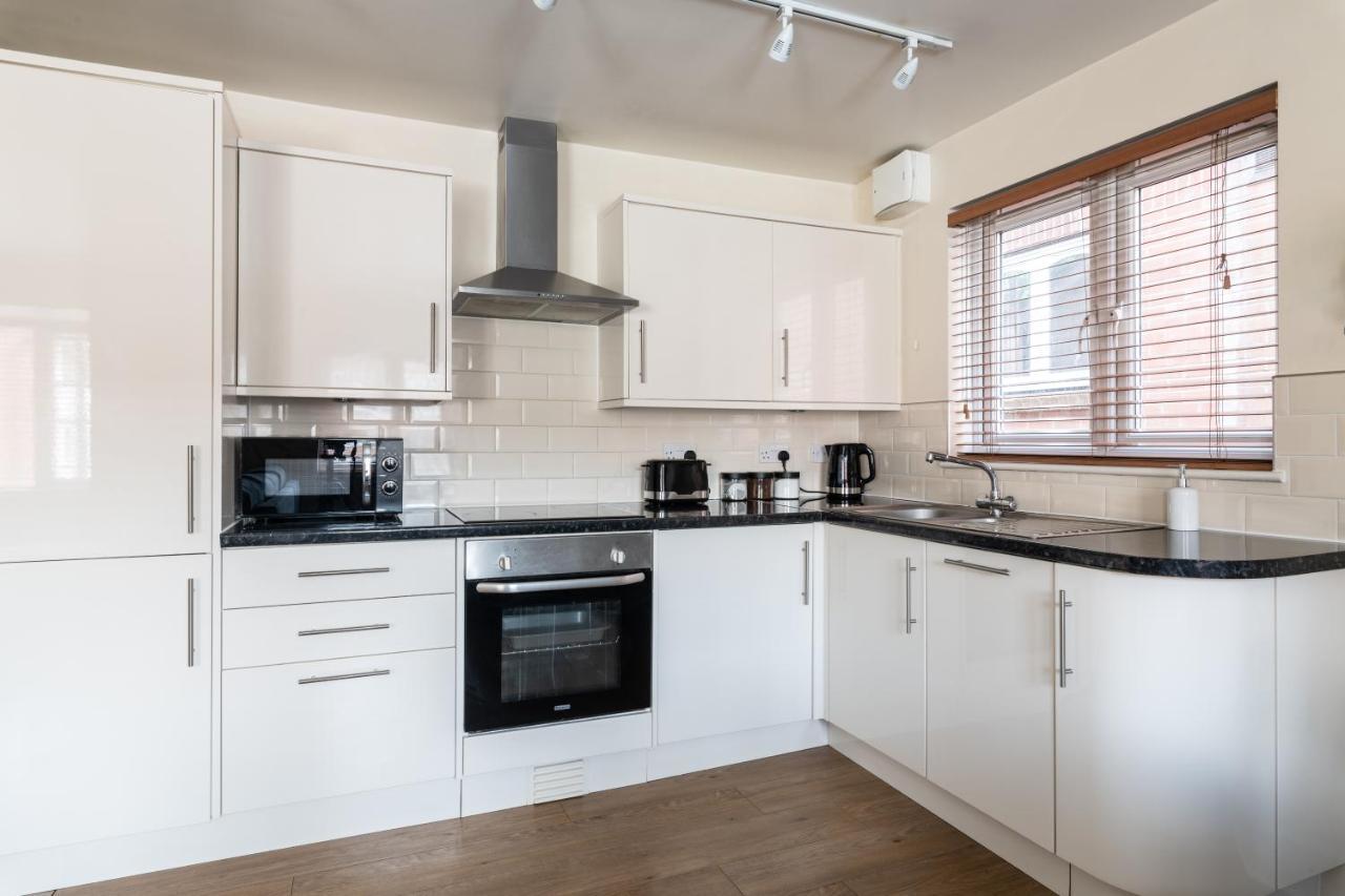 Spacious 2Br Flat - 2 Free Parking Spaces - Near Lgw Airport Кролей Экстерьер фото